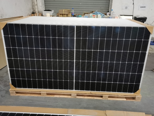 El panel monocristalino 540W 550W de la energía solar de la célula de silicio del módulo del picovoltio