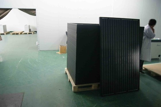 los mono paneles solares de 156.75m m 330w 340w con Backsheet negro