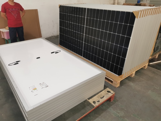 comprar El panel solar monocristalino 540W 545W 550W 555W de la media célula online manufacture