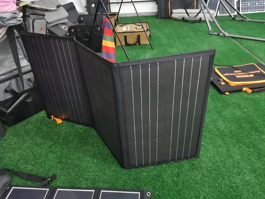 comprar Los paneles solares plegables portátiles empaquetan el silicio policristalino 200W 300W 400W de los equipos online manufacture