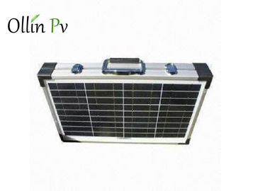 Los paneles solares portátiles plegables de la hoja blanca impermeabilizan IP67 con la cerradura y la manija